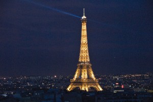 Torre Eiffel à noite