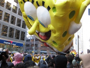 Até o Bob Esponja participa da parada