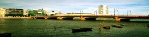 Uma das muitas pontes do Recife
