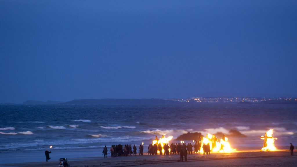 A praia de Pedra do Dragão, cortesia do Templo de Mussenden