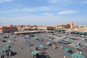 Praça Jemma El Fnaa em Marrakesh 