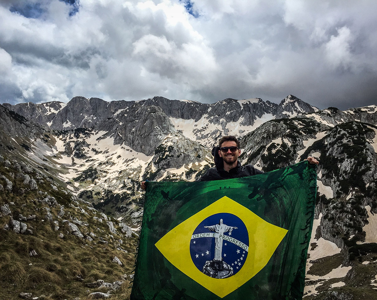 Beneth adorou viajar sozinho para Montenegro. Na foto, ele está no Parque Nacional Durmitor.