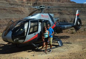 Passeio de helicóptero no Grand Canyon.
