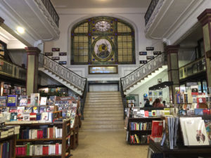 Livraria Mas Puro.