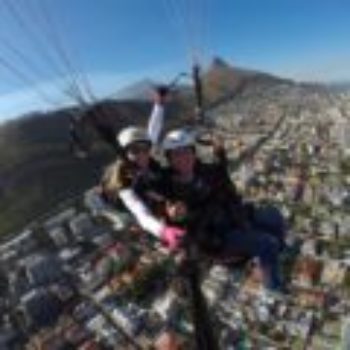 Voando de parapente na África do Sul