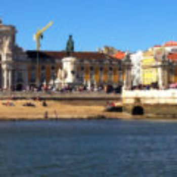 Passeio no Rio Tejo, em Lisboa.